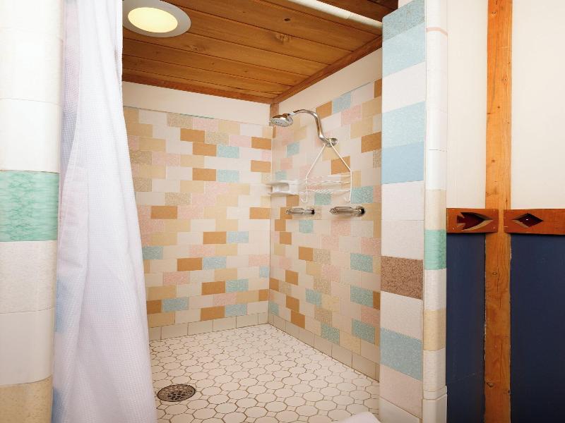 Arrowhead Pine Rose Cabins image