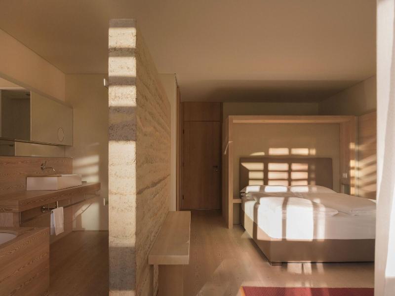 Vigilius Mountain Resort image