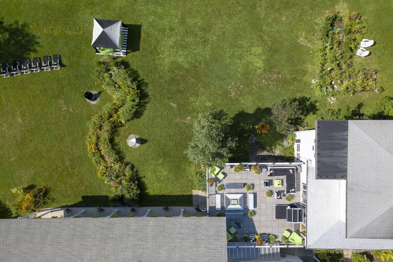 The Roxbury — photo 3