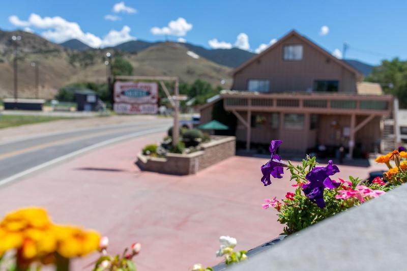 Woodland Motel — exterior view