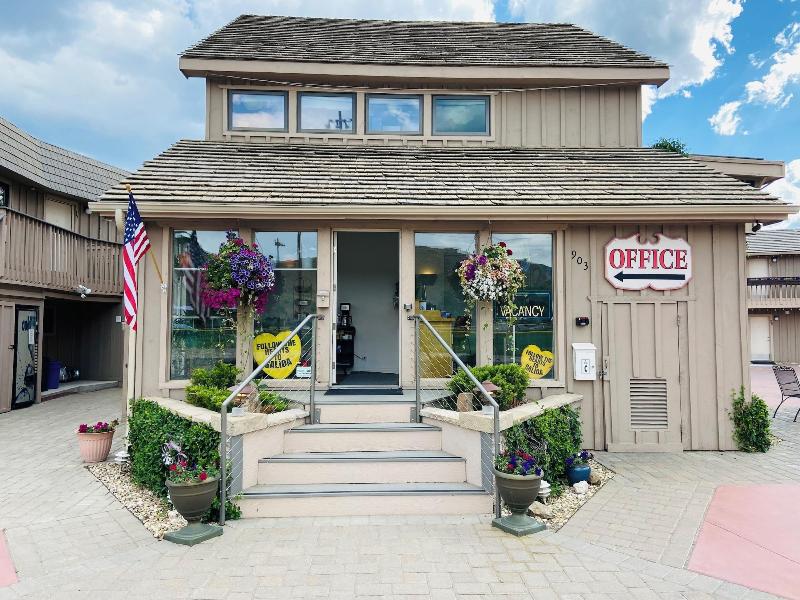 Woodland Motel image