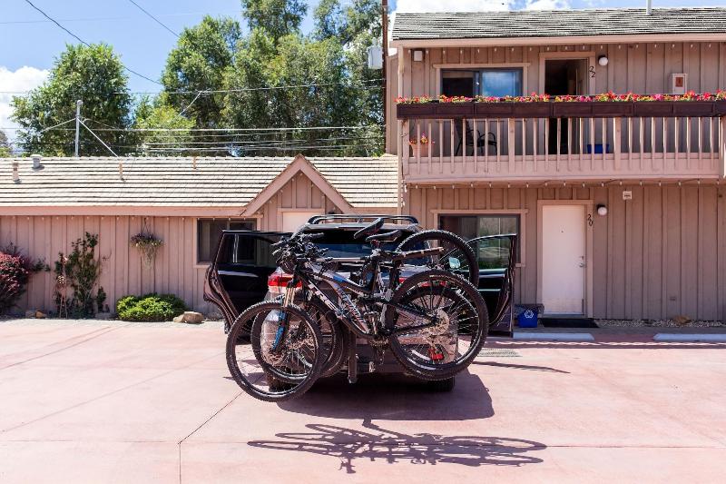 Woodland Motel image