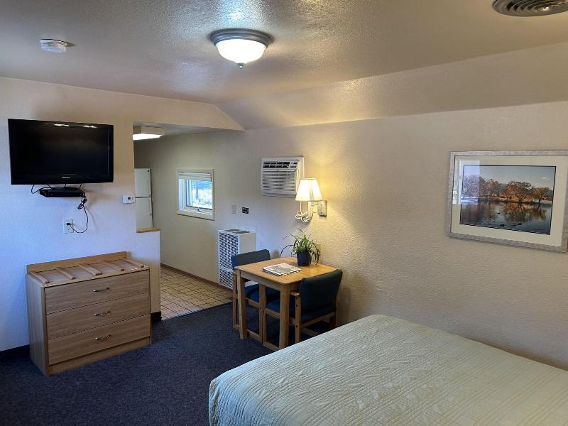 Woodland Motel image