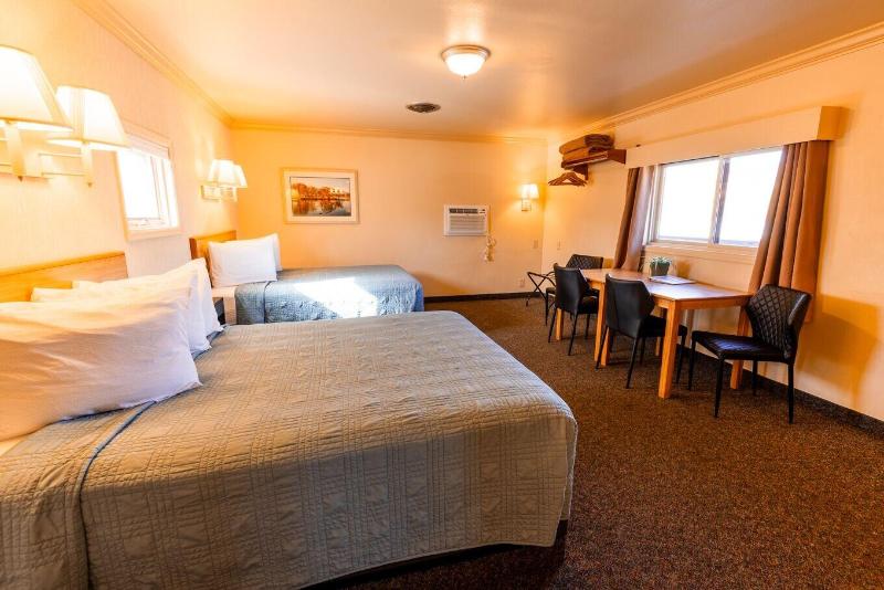 Woodland Motel image