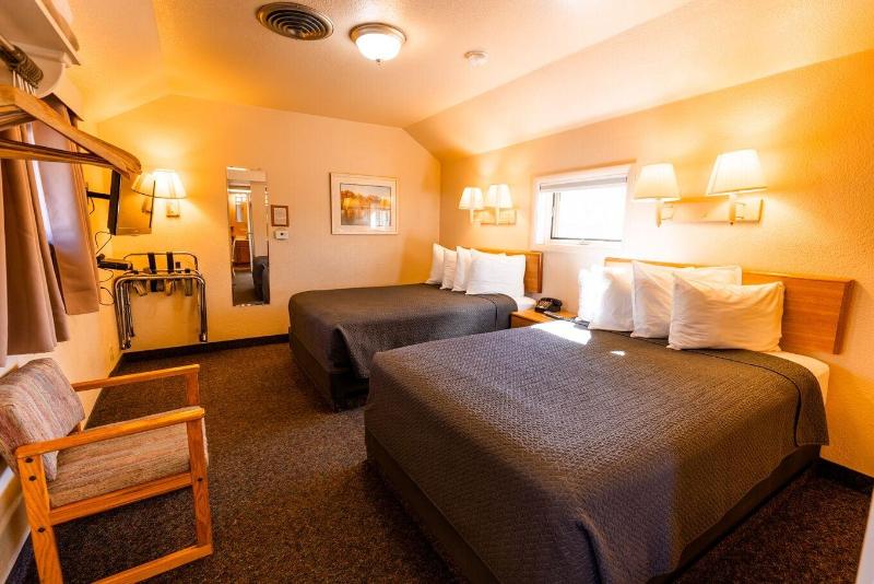 Woodland Motel image