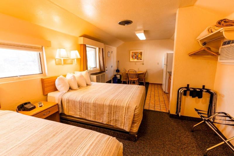 Woodland Motel image