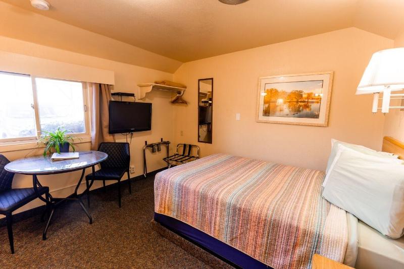 Woodland Motel image