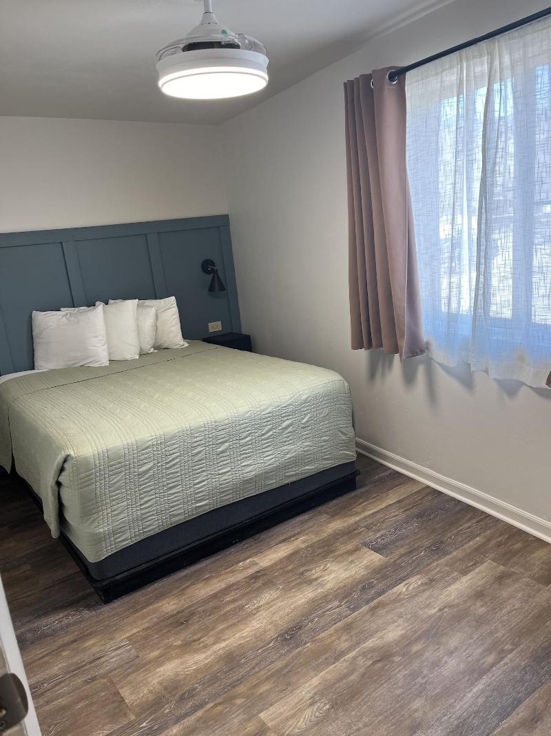 Woodland Motel image