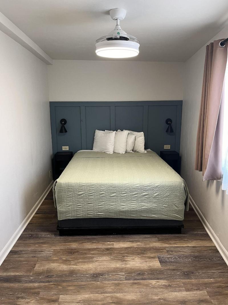 Woodland Motel image