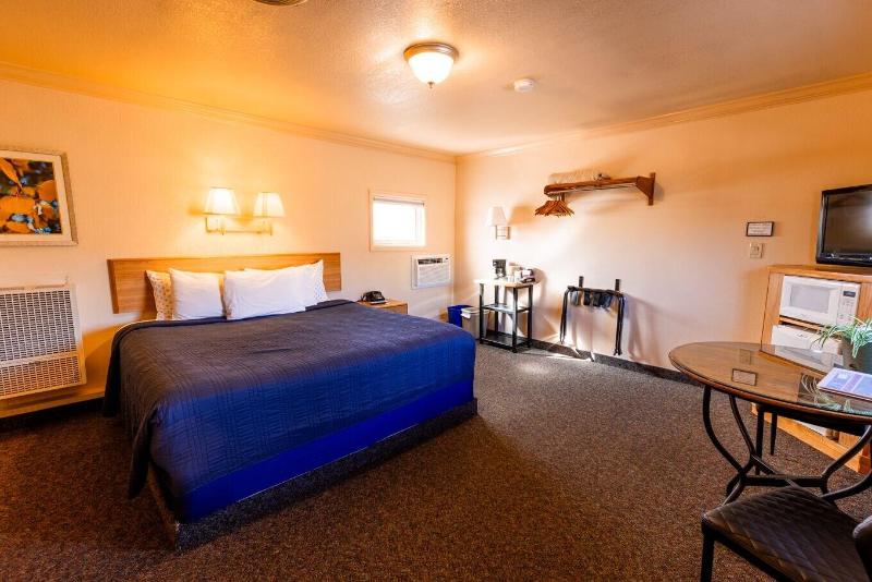 Woodland Motel image