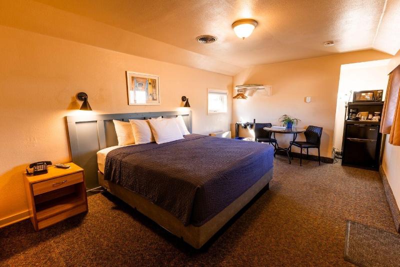 Woodland Motel image