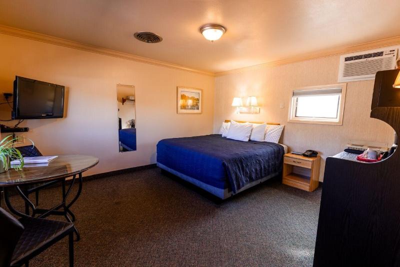 Woodland Motel image