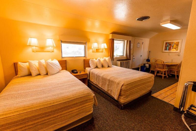 Woodland Motel image