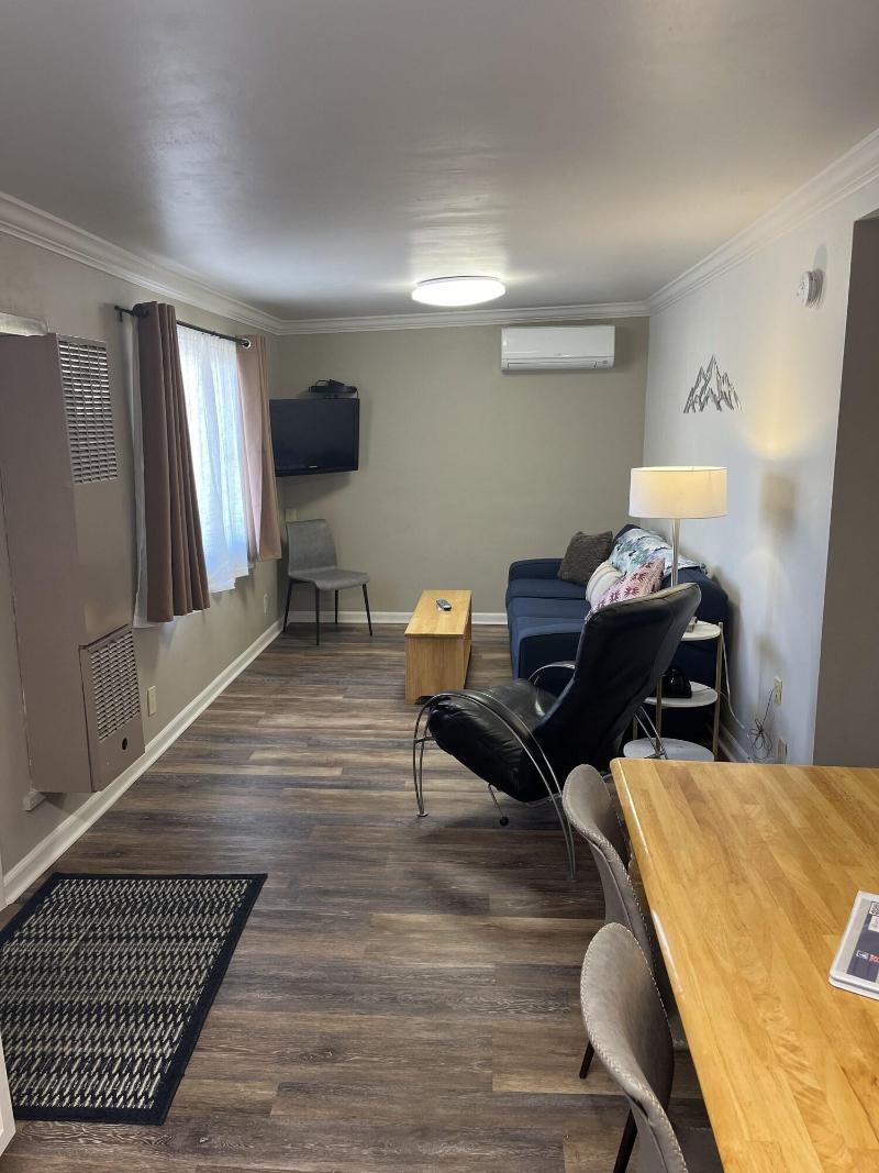 Woodland Motel image
