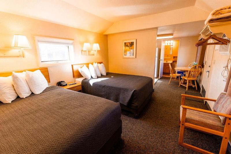 Woodland Motel image
