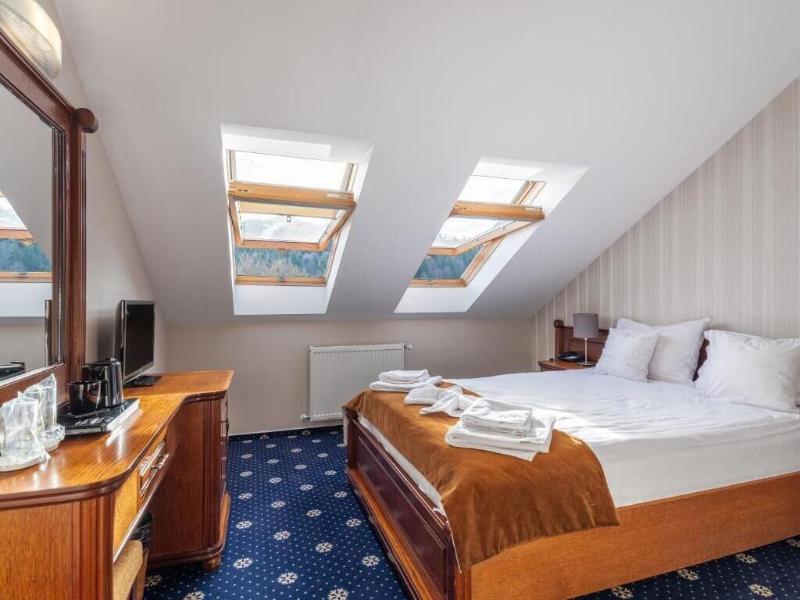 Hotel Ski & Sky image