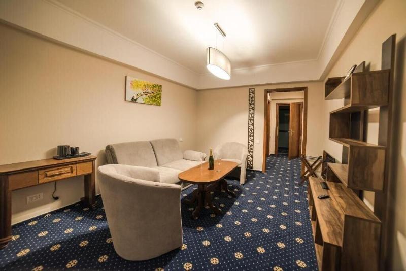 Hotel Ski & Sky image