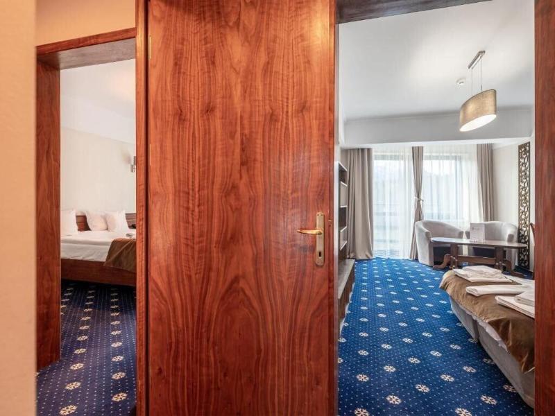Hotel Ski & Sky image