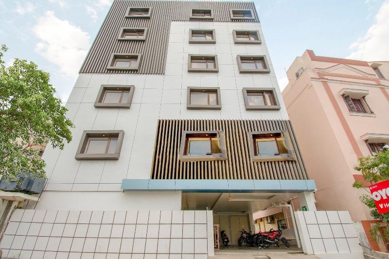 Capital O 23031 V Hotel image