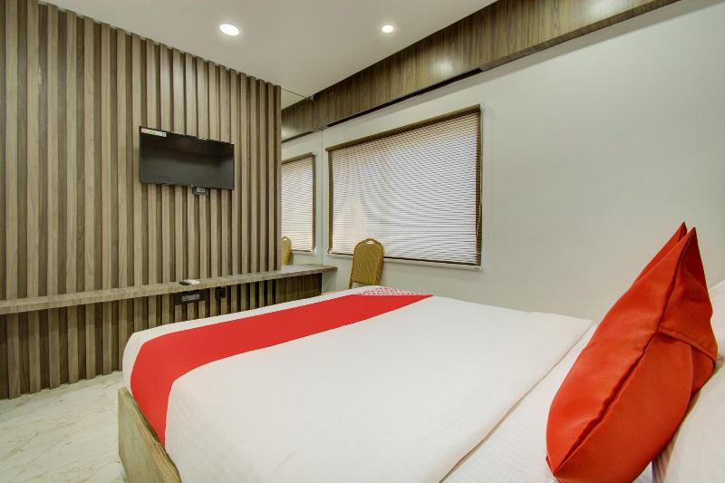 Capital O 23031 V Hotel image
