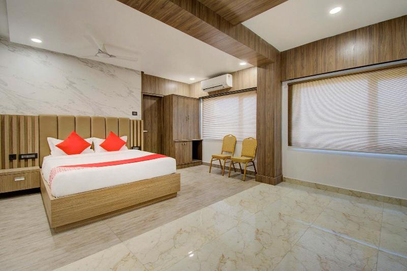 Capital O 23031 V Hotel image
