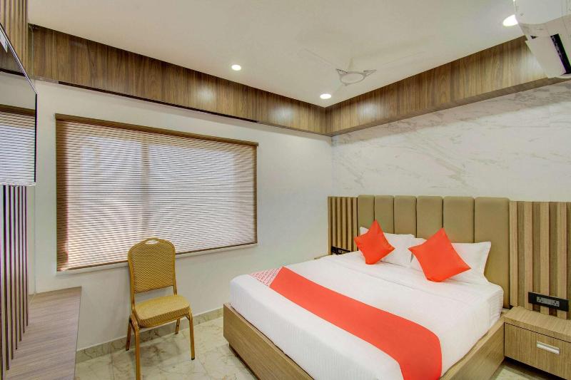 Capital O 23031 V Hotel image
