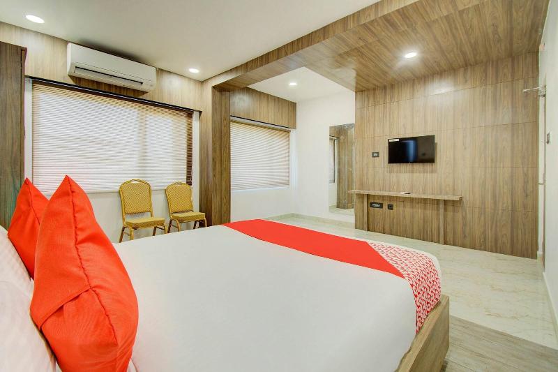 Capital O 23031 V Hotel image