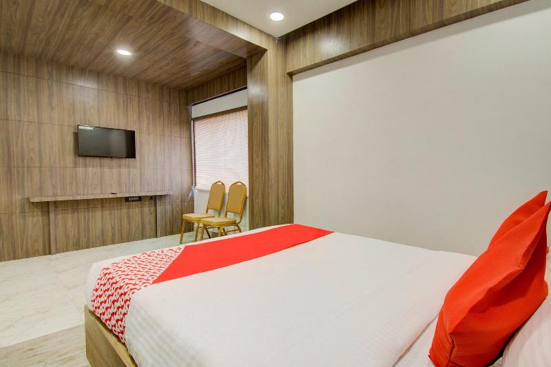 Capital O 23031 V Hotel image