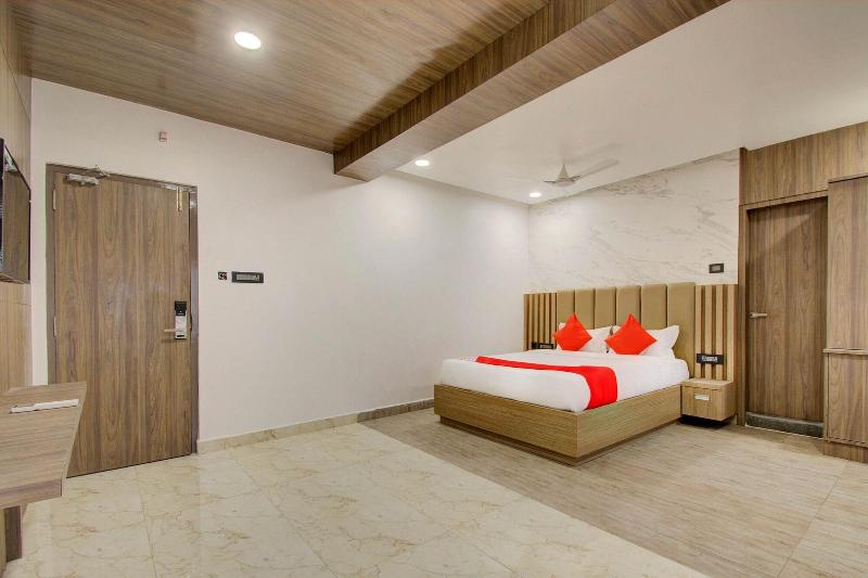 Capital O 23031 V Hotel image