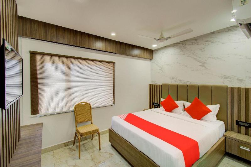 Capital O 23031 V Hotel image