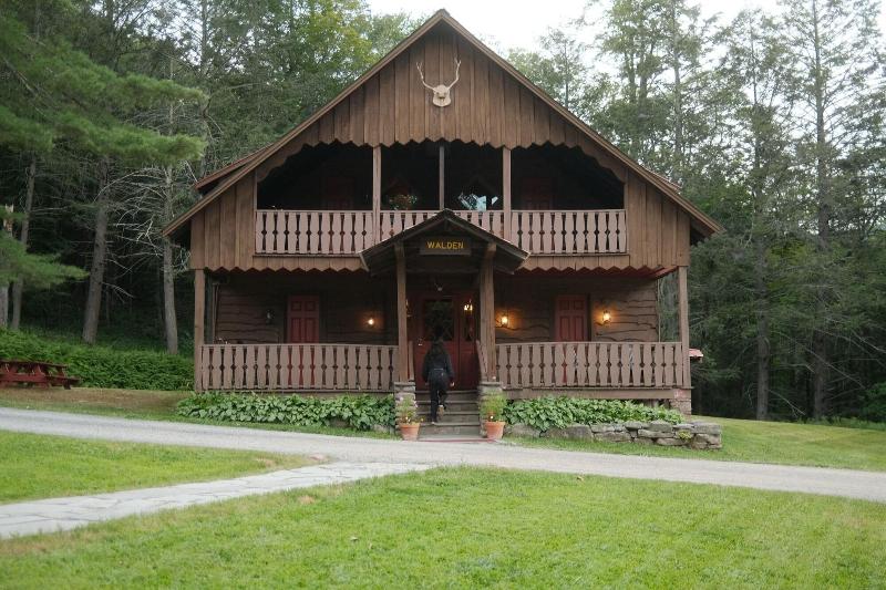 Urban Cowboy Lodge image