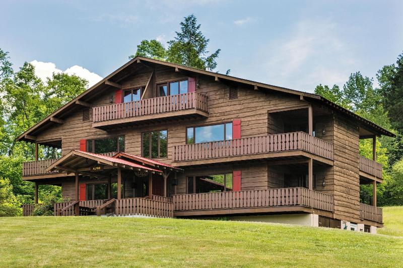 Urban Cowboy Lodge image
