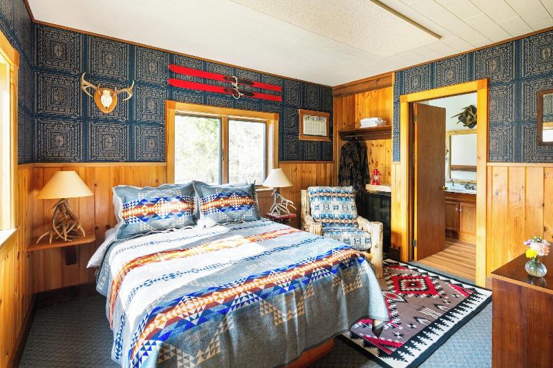 Urban Cowboy Lodge image
