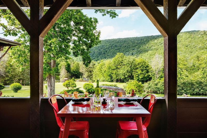 Urban Cowboy Lodge image