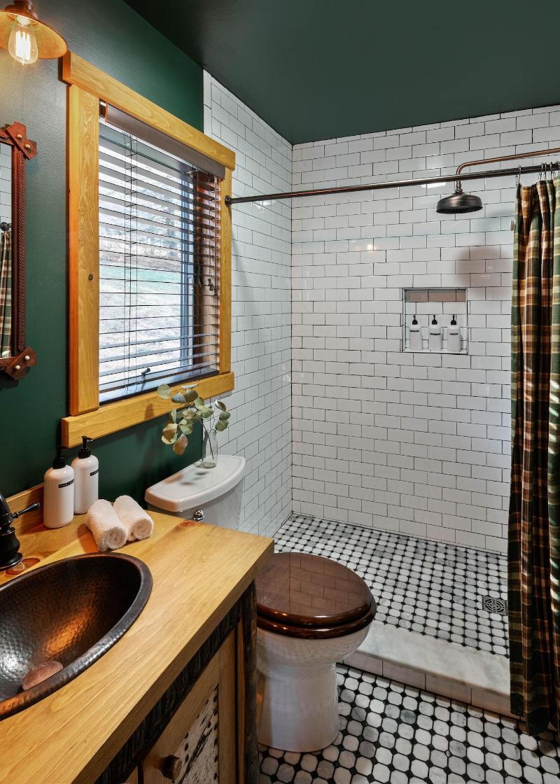 Urban Cowboy Lodge image
