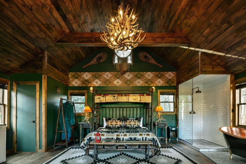 Urban Cowboy Lodge image