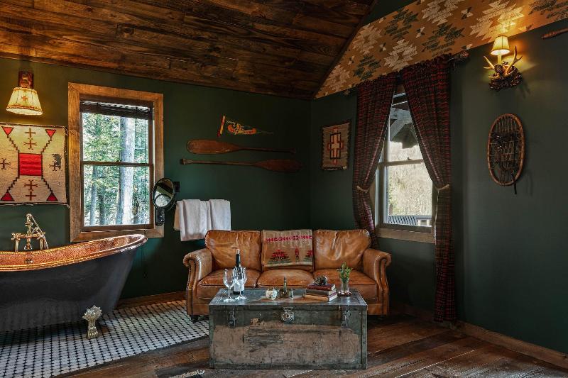 Urban Cowboy Lodge image