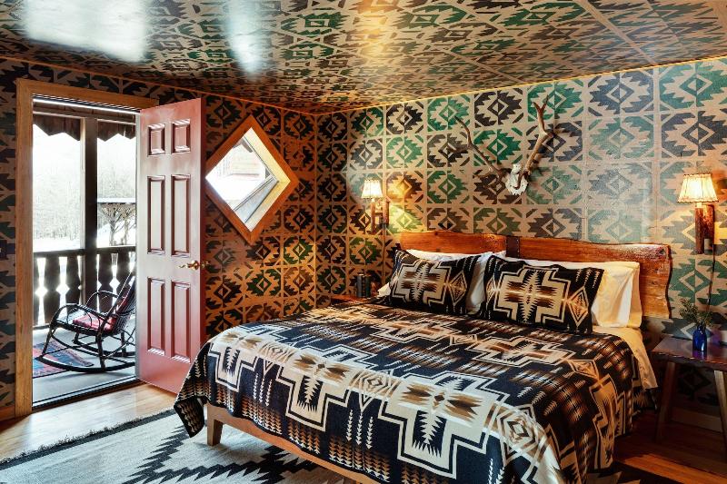Urban Cowboy Lodge image