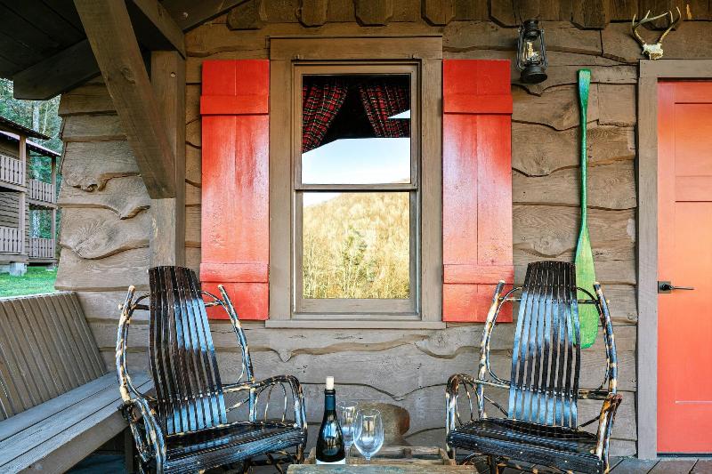 Urban Cowboy Lodge image
