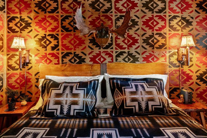 Urban Cowboy Lodge image