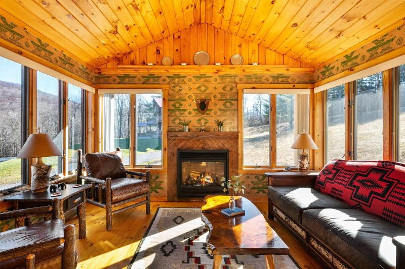 Urban Cowboy Lodge image