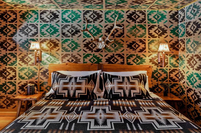 Urban Cowboy Lodge image