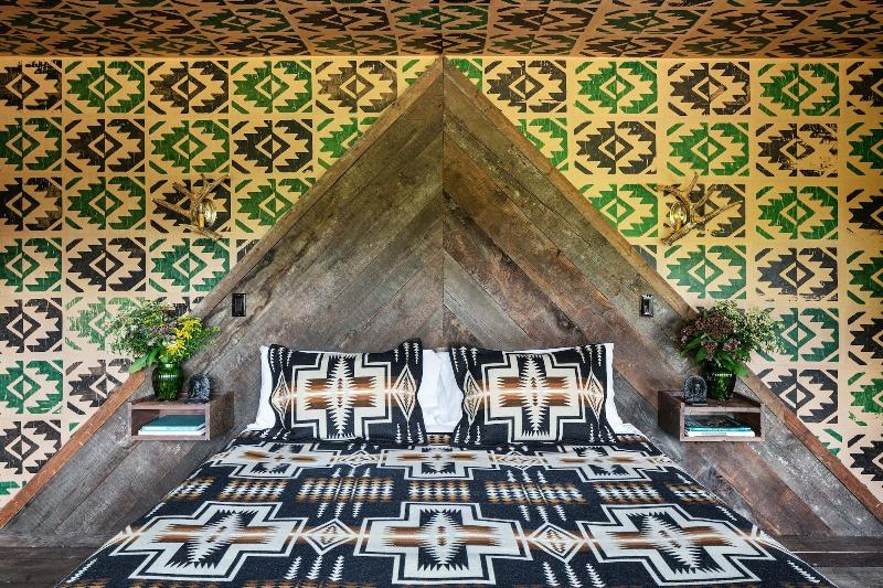 Urban Cowboy Lodge image