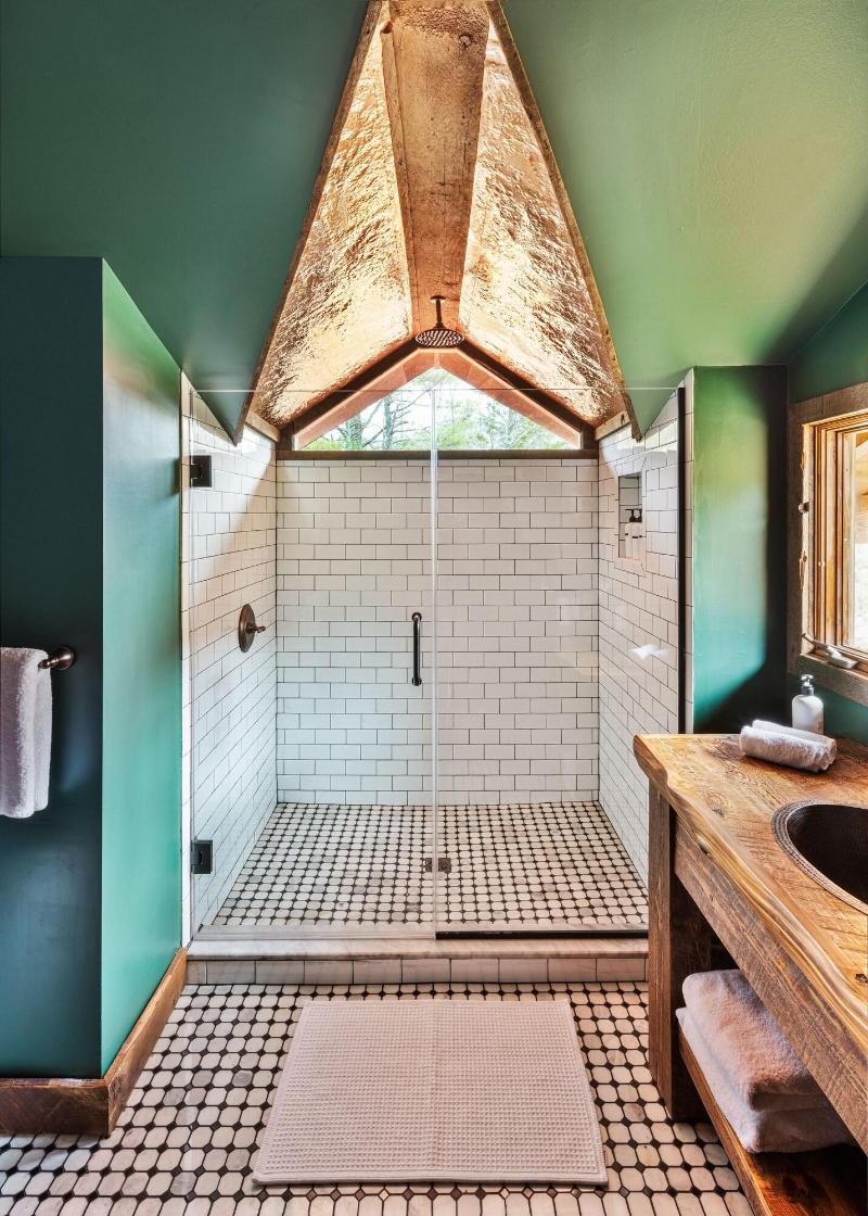 Urban Cowboy Lodge image