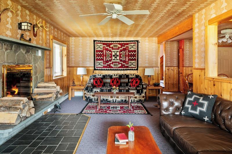 Urban Cowboy Lodge image