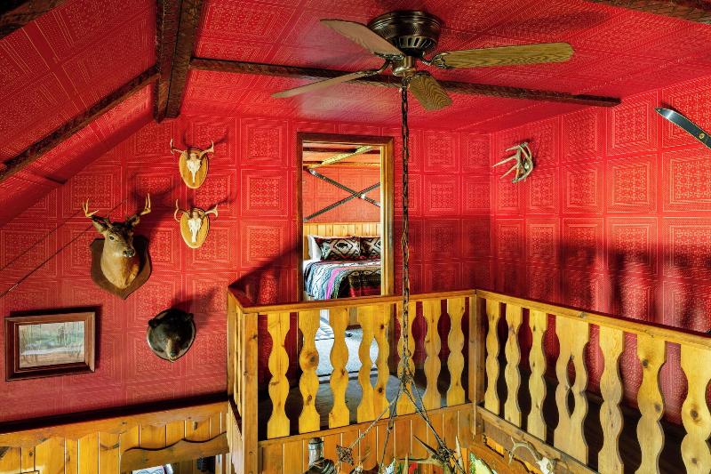 Urban Cowboy Lodge image