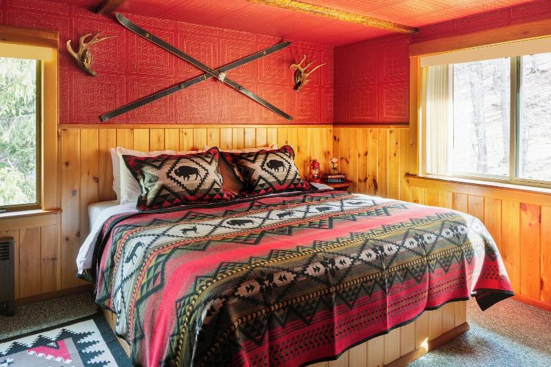 Urban Cowboy Lodge image