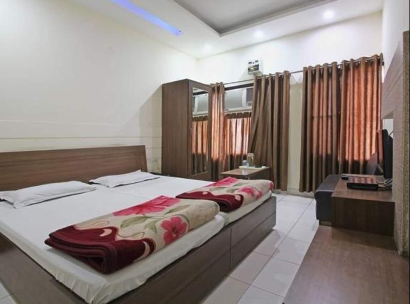 Hotel Maharaja image