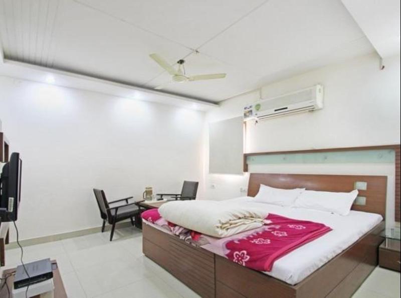 Hotel Maharaja image