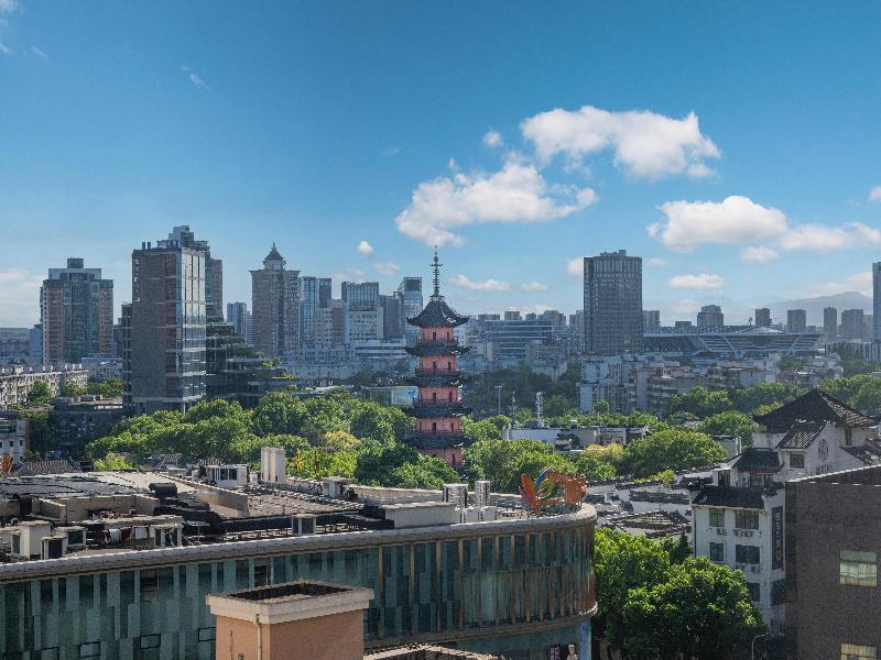 Crowne Plaza City Center Ningbo — exterior view
